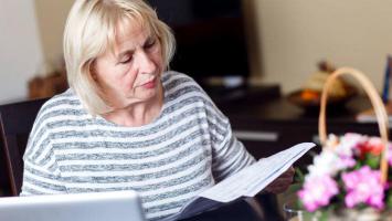 Пенсионерам нужно погасить долг