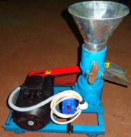 Гранулятор перерабатывает состав комбикорма.