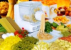 Машинка для макарон в домашнем производстве продуктов питания.