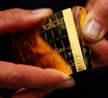 Интерес к бумажным деньгам.