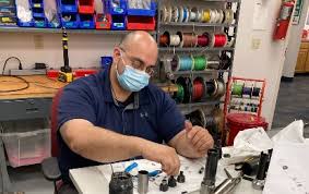 Услуги по ремонту и обслуживанию